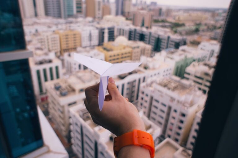 Tipping In The UAE: The Expat’s Guide