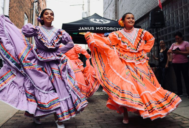 Permanent Residence In Mexico: Expats Guide